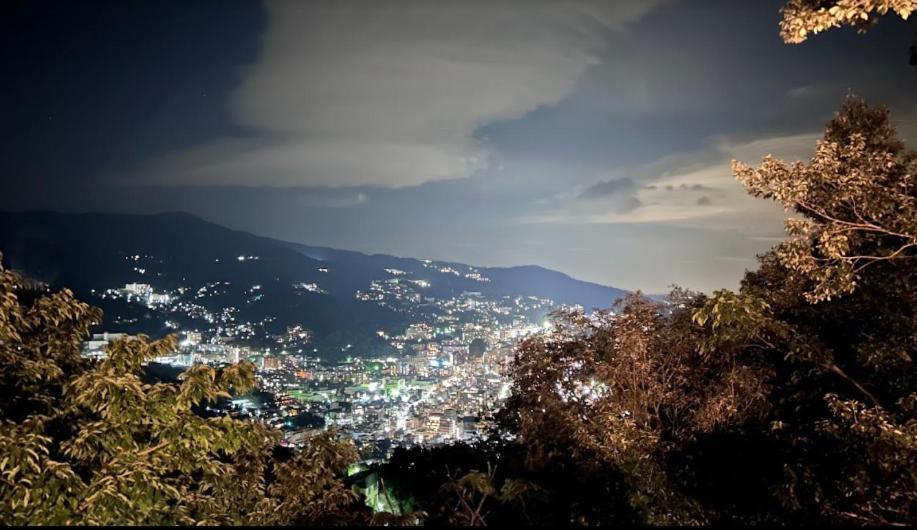絶景大型ログハウス最大20人ハートウッド熱海邸 Atami  Buitenkant foto